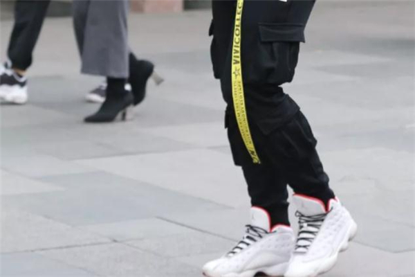 籃球鞋配什么褲子好看 籃球鞋搭配技巧 籃球鞋配什么褲子好看 籃球鞋搭配技巧