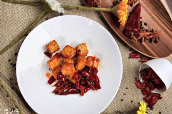 魚(yú)豆腐吃多了對(duì)身體好嗎 魚(yú)豆腐的危害
