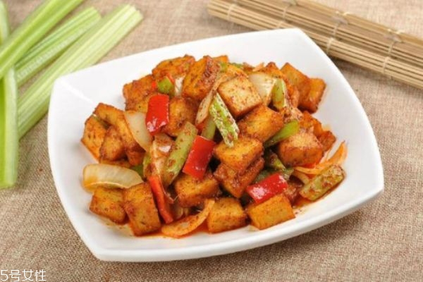 魚(yú)豆腐哪個(gè)牌子好吃 魚(yú)豆腐里面有魚(yú)肉嗎 魚(yú)豆腐哪個(gè)牌子好吃 魚(yú)豆腐里面有魚(yú)肉嗎