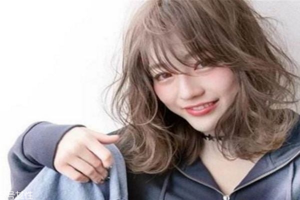 睡不醒發(fā)型配什么顏色 睡不醒頭染什么色好看 睡不醒發(fā)型配什么顏色 睡不醒頭染什么色好看