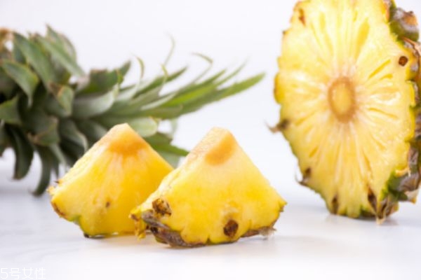 菠蘿應(yīng)該怎么吃 菠蘿家常菜的做法大全 菠蘿應(yīng)該怎么吃 菠蘿家常菜的做法大全