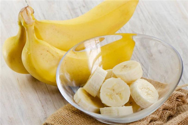健身前為什么吃香蕉 有效保護(hù)肌肉 健身前為什么吃香蕉 有效保護(hù)肌肉