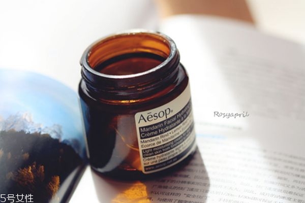 伊索蜜柑水潤(rùn)乳怎么用 伊索蜜柑水潤(rùn)乳用法