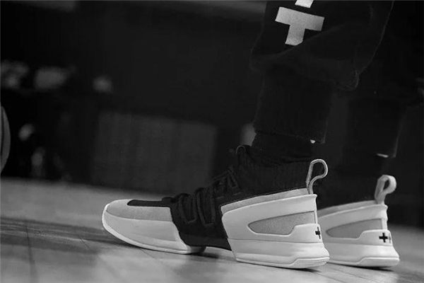 無中生有籃球鞋在哪里買 國產(chǎn)小眾品牌 無中生有籃球鞋在哪里買 國產(chǎn)小眾品牌