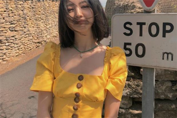 今年流行什么泡泡袖上衣 不一樣的時髦造型 今年流行什么泡泡袖上衣 不一樣的時髦造型