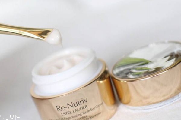 用完眼膜還要用眼霜嗎 敷完眼膜還要涂眼霜 用完眼膜還要用眼霜嗎 敷完眼膜還要涂眼霜