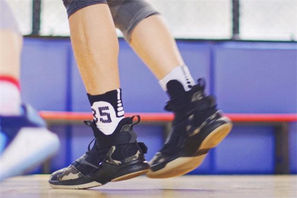 耐克士兵12實(shí)戰(zhàn)測(cè)評(píng) 士兵12打球怎么樣 耐克士兵12實(shí)戰(zhàn)測(cè)評(píng) 士兵12打球怎么樣