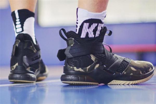 耐克士兵12實(shí)戰(zhàn)測(cè)評(píng) 士兵12打球怎么樣 耐克士兵12實(shí)戰(zhàn)測(cè)評(píng) 士兵12打球怎么樣