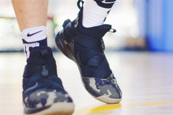 耐克士兵12實(shí)戰(zhàn)測(cè)評(píng) 士兵12打球怎么樣 耐克士兵12實(shí)戰(zhàn)測(cè)評(píng) 士兵12打球怎么樣