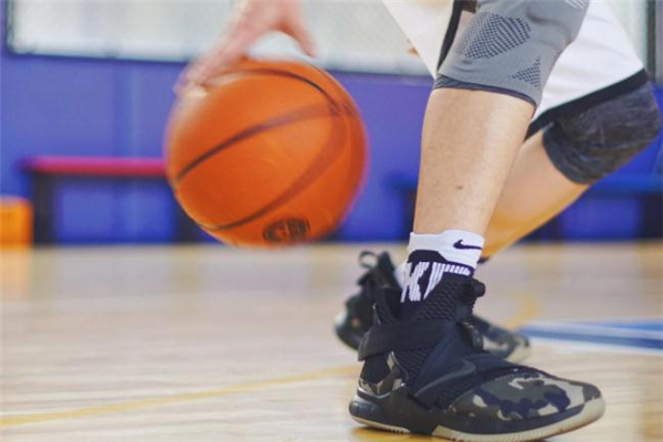 耐克士兵12實(shí)戰(zhàn)測(cè)評(píng) 士兵12打球怎么樣 耐克士兵12實(shí)戰(zhàn)測(cè)評(píng) 士兵12打球怎么樣