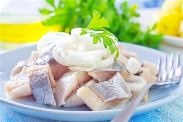 寶寶可以吃青魚嗎 青魚怎么做給寶寶吃 寶寶可以吃青魚嗎 青魚怎么做給寶寶吃