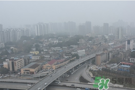 霧霾天開(kāi)空氣凈化器有用嗎？空氣凈化器能除霧霾嗎？