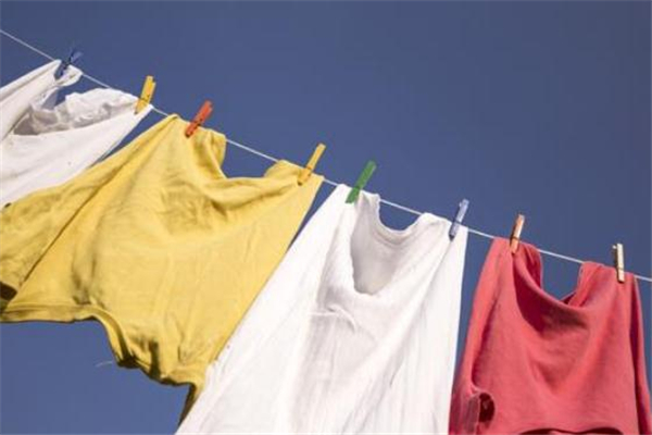 聚酯纖維有熒光劑嗎 聚酯纖維面料有毒嗎 聚酯纖維有熒光劑嗎 聚酯纖維面料有毒嗎