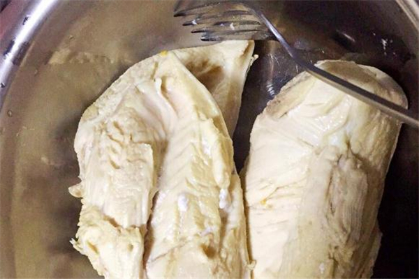 白水煮雞胸肉煮幾分鐘能熟 白水煮雞胸肉做法 白水煮雞胸肉煮幾分鐘能熟 白水煮雞胸肉做法