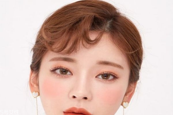 額頭低的人適合劉海嗎 適合額頭低的女生發(fā)型 額頭低的人適合劉海嗎 適合額頭低的女生發(fā)型