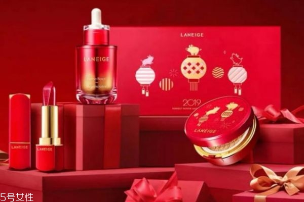 2019豬年限定彩妝產(chǎn)品哪款好 這些豬年限定款再不買(mǎi)就晚了