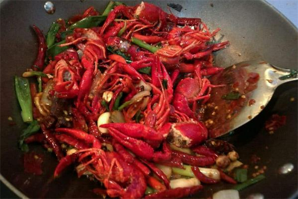 做小龍蝦要放豆瓣醬嗎 做小龍蝦用什么豆瓣醬好 做小龍蝦要放豆瓣醬嗎 做小龍蝦用什么豆瓣醬好