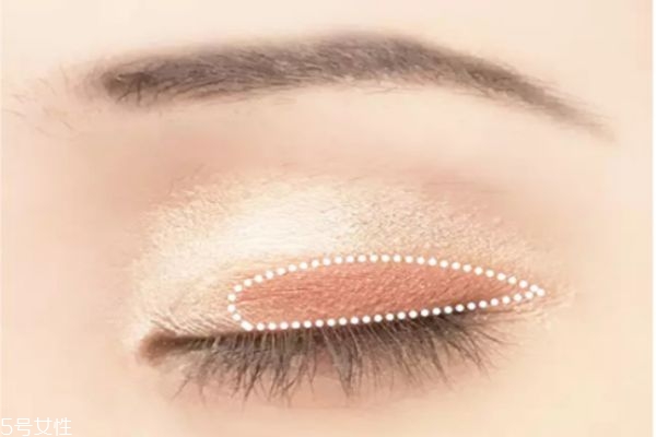 雙眼皮怎么畫眼影好看 雙眼皮畫眼影教程 雙眼皮怎么畫眼影好看 雙眼皮畫眼影教程