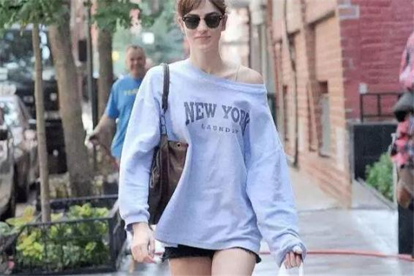 初秋衛(wèi)衣怎么搭配 初秋衛(wèi)衣搭配圖片 初秋衛(wèi)衣怎么搭配 初秋衛(wèi)衣搭配圖片