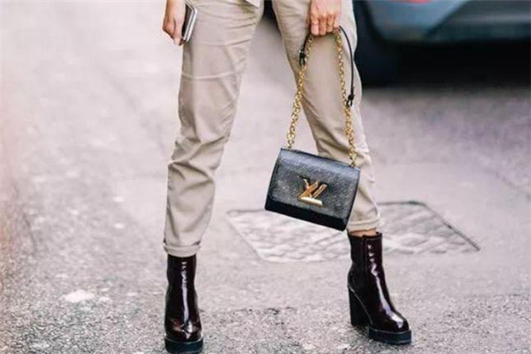 工裝褲配什么鞋子好看 工裝褲搭配指南 工裝褲配什么鞋子好看 工裝褲搭配指南