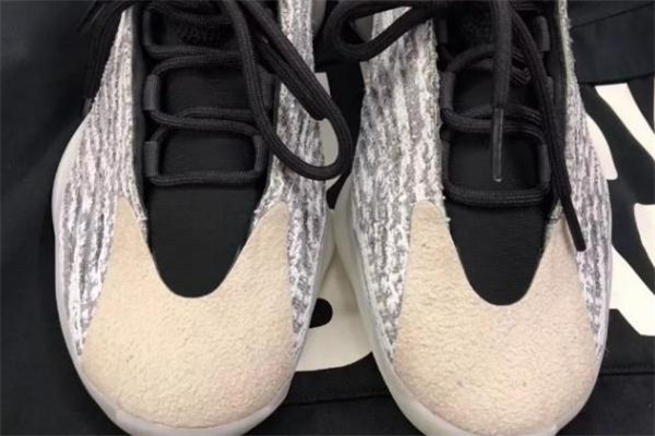 yeezy籃球鞋開箱測(cè)評(píng) yeezy籃球鞋腳感怎么樣