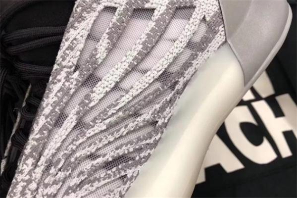 yeezy籃球鞋開箱測(cè)評(píng) yeezy籃球鞋腳感怎么樣