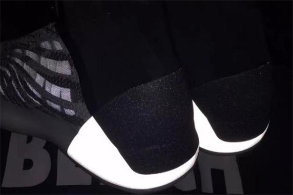 yeezy籃球鞋開箱測(cè)評(píng) yeezy籃球鞋腳感怎么樣
