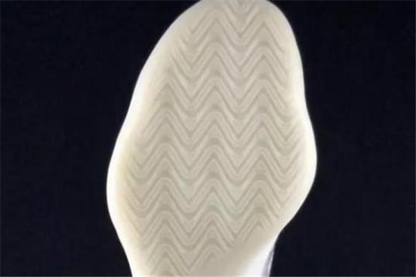 yeezy籃球鞋開箱測(cè)評(píng) yeezy籃球鞋腳感怎么樣