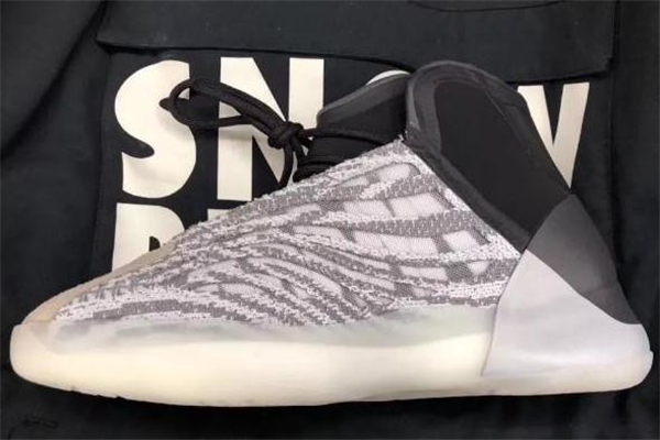 yeezy籃球鞋開箱測(cè)評(píng) yeezy籃球鞋腳感怎么樣