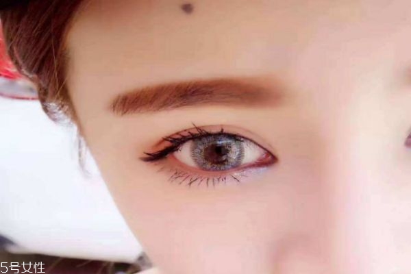 帶美瞳對眼睛有什么傷害嗎 美瞳一天可以帶幾個小時呢 帶美瞳對眼睛有什么傷害嗎 美瞳一天可以帶幾個小時呢