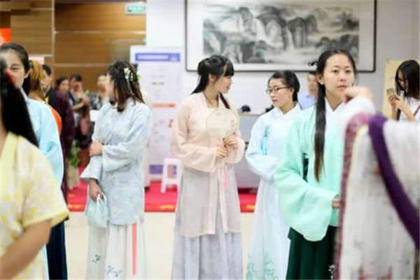 漢服臟了怎么洗 漢服的清洗以及保養(yǎng) 漢服臟了怎么洗 漢服的清洗以及保養(yǎng)