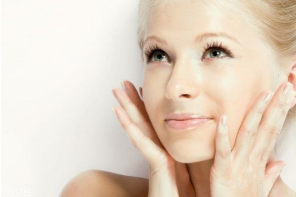 干皮痘痘肌適合用的護膚品 這幾款最適合 干皮痘痘肌適合用的護膚品 這幾款最適合