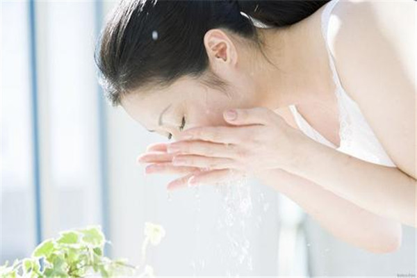 膚質(zhì)會遺傳嗎 怎么護(hù)理皮膚