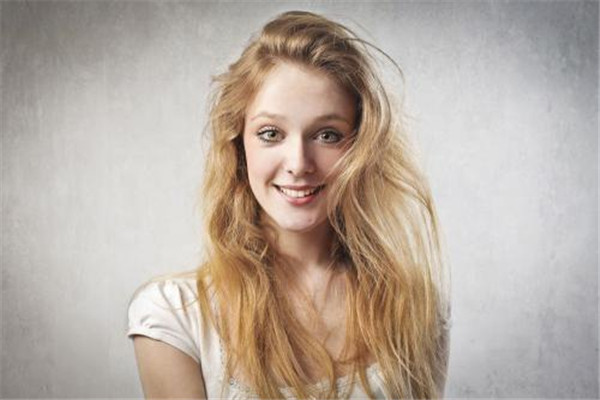 頭發(fā)出汗厲害怎么辦 頭發(fā)出汗是什么原因 頭發(fā)出汗厲害怎么辦 頭發(fā)出汗是什么原因