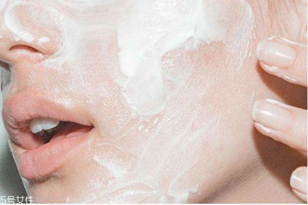 干皮痘痘肌適合用的護膚品 這幾款最適合 干皮痘痘肌適合用的護膚品 這幾款最適合