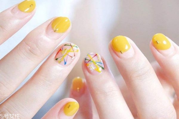 做一次美甲可以保持多久 美甲的注意事項(xiàng)是什么 做一次美甲可以保持多久 美甲的注意事項(xiàng)是什么