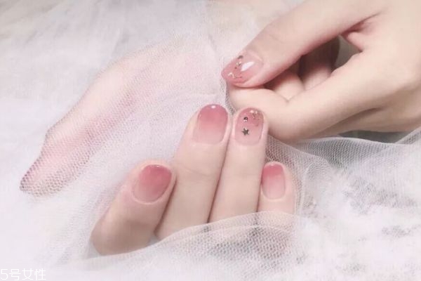 美甲保持多久就該卸 2019美甲排行榜 美甲保持多久就該卸 2019美甲排行榜