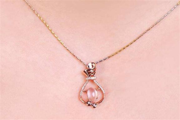 芙蓉石是哪里產(chǎn)的 芙蓉石產(chǎn)地在什么地方 芙蓉石是哪里產(chǎn)的 芙蓉石產(chǎn)地在什么地方