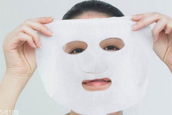 一天中什么時候敷面膜效果最好 敷面膜的正常周期 一天中什么時候敷面膜效果最好 敷面膜的正常周期
