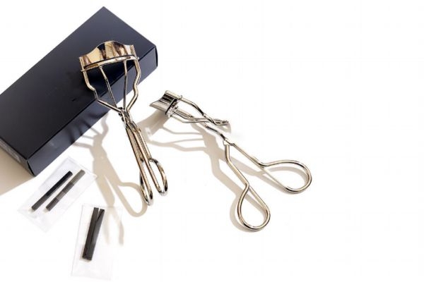 先用睫毛夾還是睫毛膏 正確使用睫毛夾方法 先用睫毛夾還是睫毛膏 正確使用睫毛夾方法