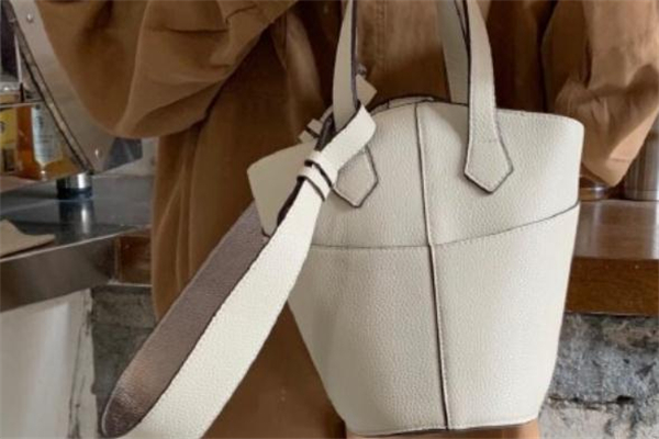 小mk是哪個(gè)國家的品牌 小mk和mk一樣嗎