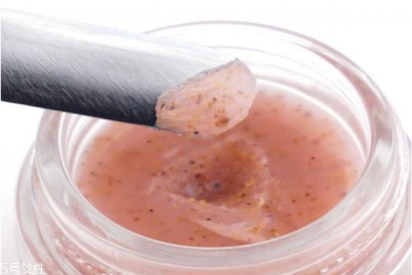 定期去角質(zhì)對(duì)皮膚有什么好處 定期去角質(zhì)的好處 定期去角質(zhì)對(duì)皮膚有什么好處 定期去角質(zhì)的好處