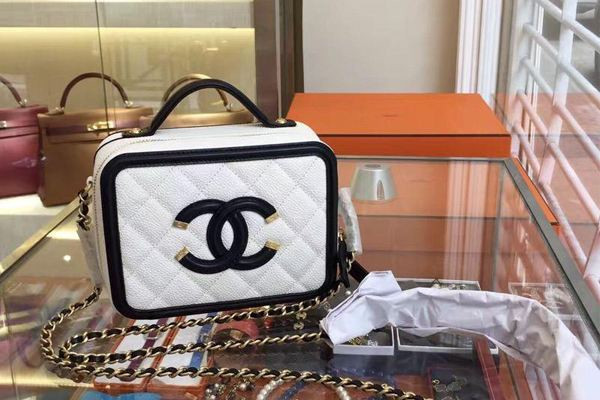 香奈兒單肩手提包怎么保養(yǎng) 香奈兒去哪買劃算 香奈兒單肩手提包怎么保養(yǎng) 香奈兒去哪買劃算