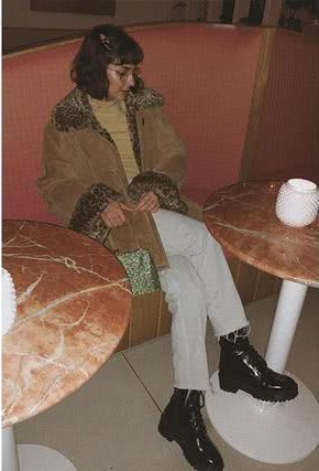 闊腿牛仔褲怎么搭配最好看 闊腿牛仔褲怎么搭配最好看