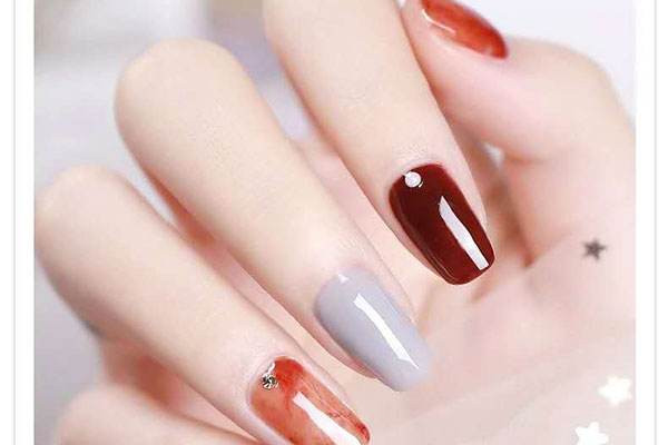 學(xué)生黨適合做哪些美甲 手指粗適合哪些美甲 學(xué)生黨適合做哪些美甲 手指粗適合哪些美甲