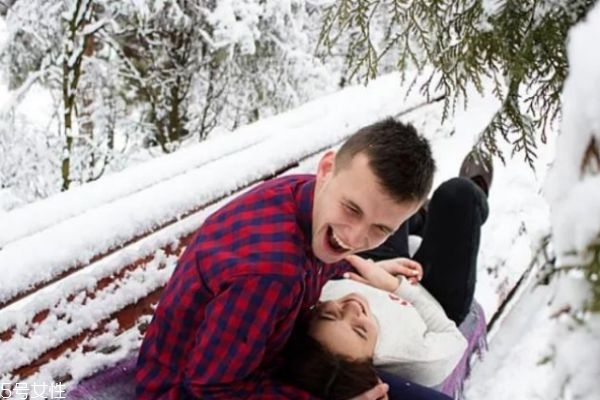 夫妻怎么相處感情更好 怎么看夫妻的感情好不好 夫妻怎么相處感情更好 怎么看夫妻的感情好不好