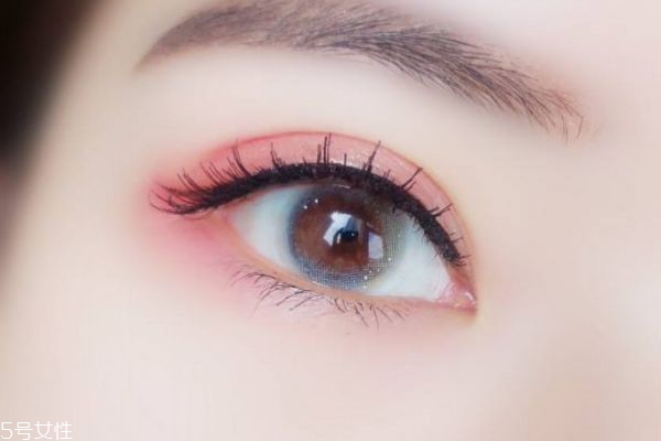 美瞳的正確戴法有什么呢 美瞳應(yīng)該怎么戴呢 美瞳的正確戴法有什么呢 美瞳應(yīng)該怎么戴呢