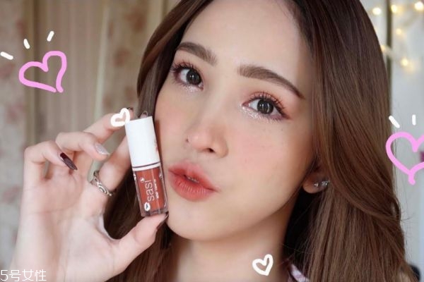 初學化妝前需要準備哪些東西 如何快速的化一個漂亮的妝容 初學化妝前需要準備哪些東西 如何快速的化一個漂亮的妝容