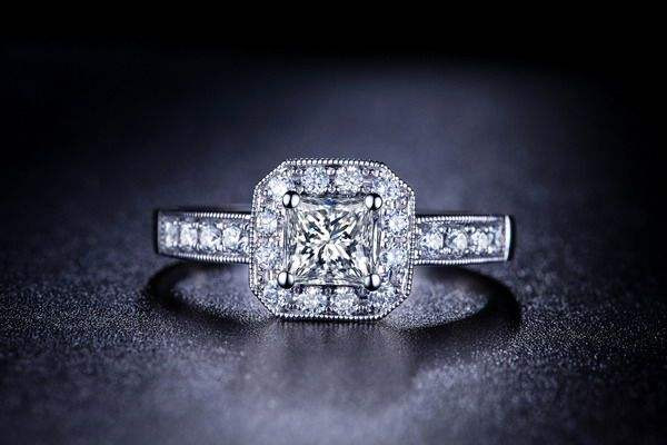 如何挑選公主方形鉆石 公主方形鉆石是八心八箭嗎