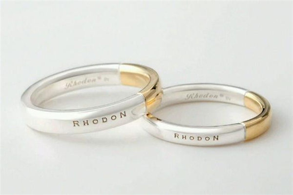 對戒戴在哪個手指上 對戒怎么戴 對戒戴在哪個手指上 對戒怎么戴